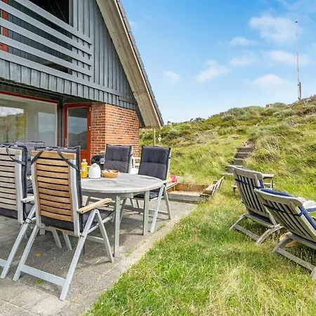 Stunning In With Kitchen Holiday home