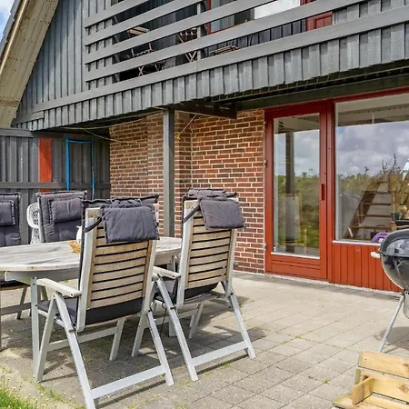 Stunning In With Kitchen Holiday home *